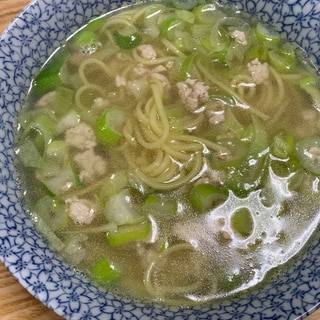 鶏ひき肉と長ネギのあっさり塩ラーメン